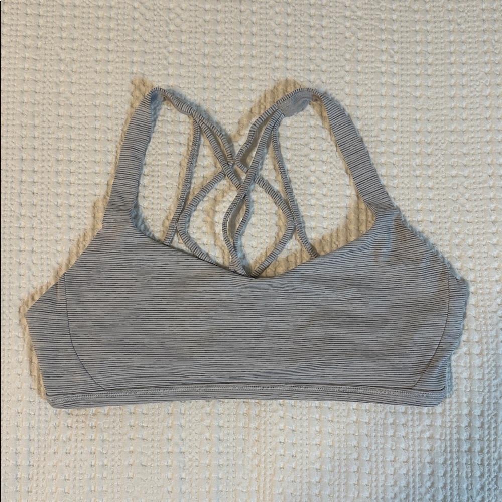 Lululemon sports bra size 6